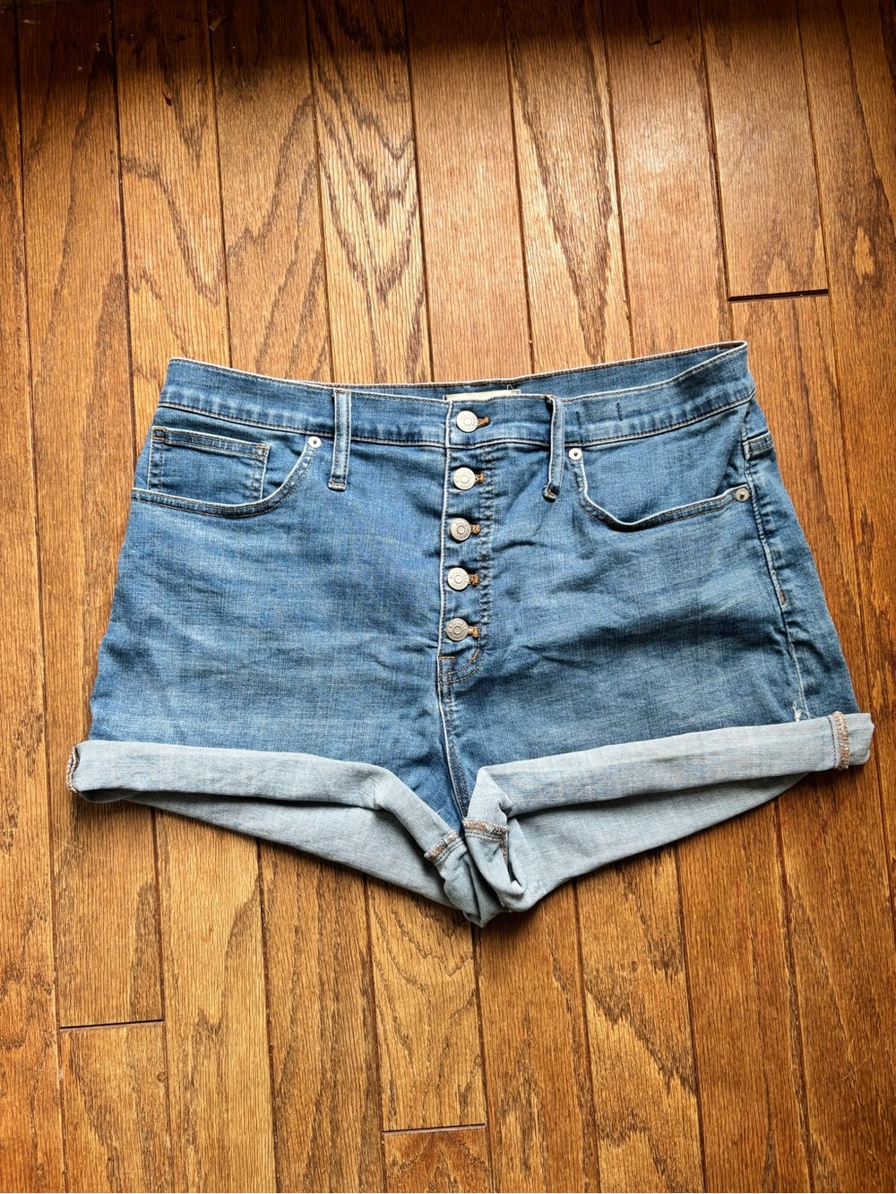 Madewell high-rise denim jean shorts size 32 silver button down closure
